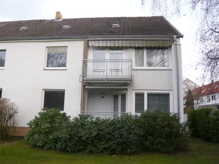 Hinteransicht - Wohnung kaufen in Hemmingen - Zwei 3-Zimmer-Wohnungen (EG + OG) als Maisonette verbunden