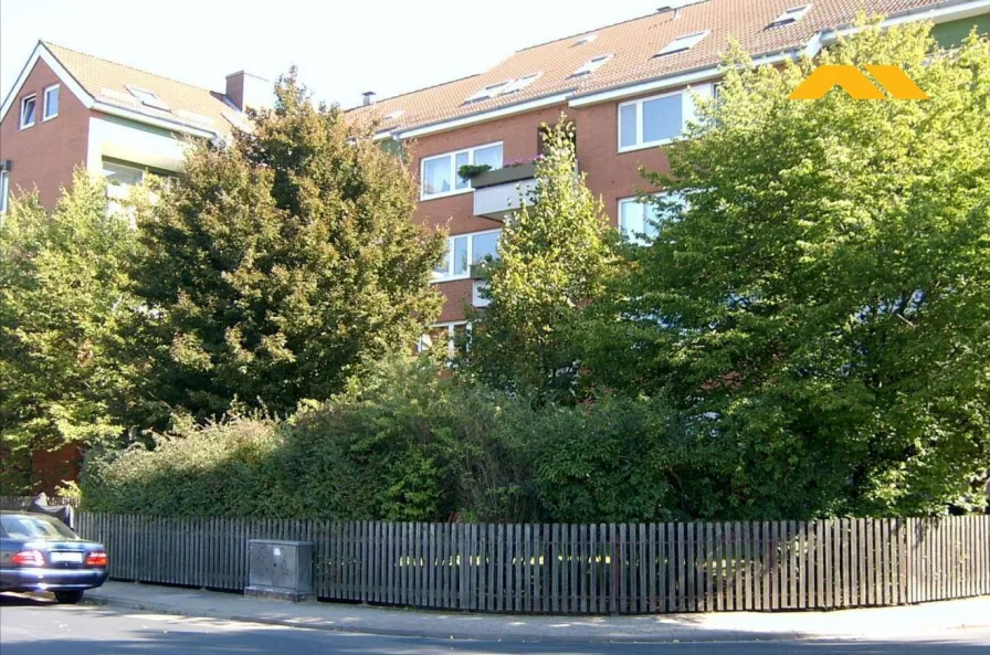 Hausansicht - Wohnung mieten in Hannover - Großzügige 2-Zimmerwohnung mit Balkon