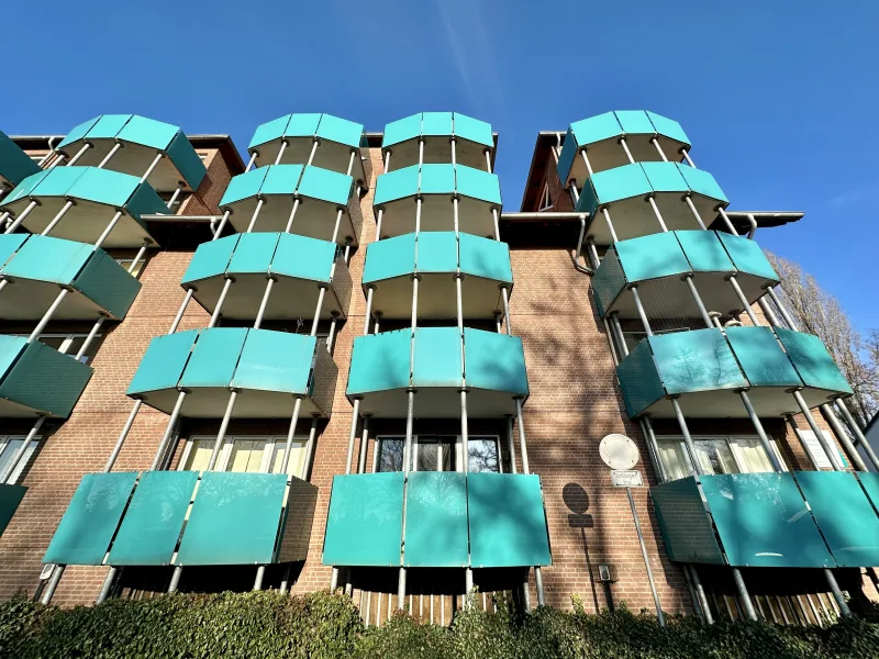Vorderseite - Wohnung kaufen in Hannover (Sahlkamp) - Schnuckelige & gepflegte 1-Zimmer-Wohnung (gut vermietet) mit sonnigem Balkon