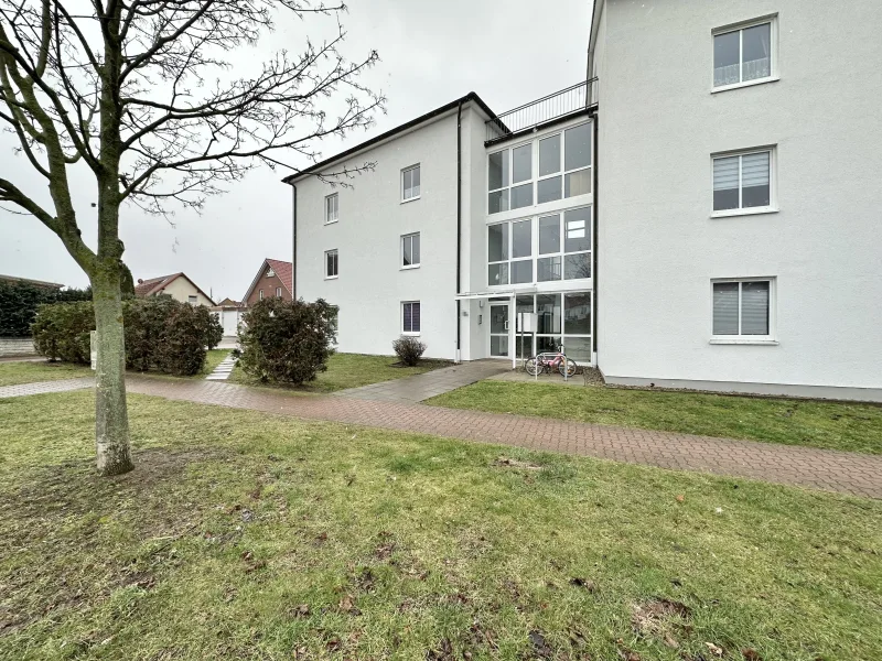 Hausvorderseite - Wohnung kaufen in Laatzen (Rethen) - PROVISIONSFREI: Großzügige & moderne 3-Zimmer-ETW mit sonniger Loggia in guter Lage
