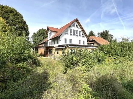 Südost-Ansicht - Gastgewerbe/Hotel kaufen in Freden (Leine) - Interessantes Wohn-/Gaststättengebäude mit Charme, Potential & schönem Panorama