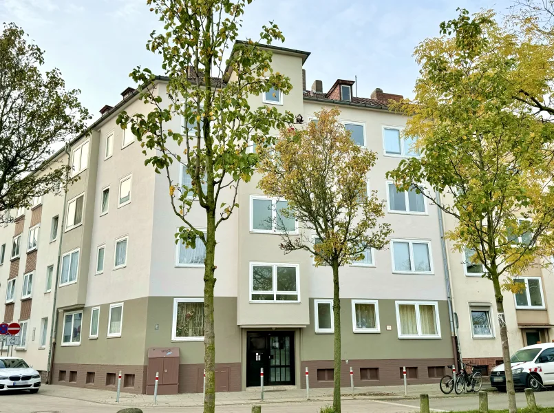 Hausansicht - Zinshaus/Renditeobjekt kaufen in Hannover (Nordstadt) - Interessantes Wohnungspaket (3 Wohnungen + Ausbaureserve) in beliebter & zentraler Lage 