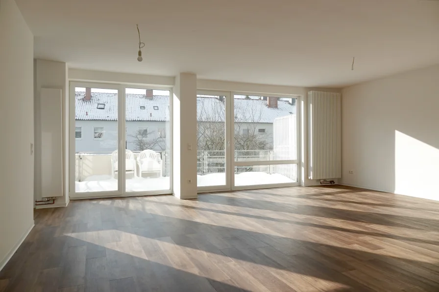 Wohn-/Esszimmer - Wohnung kaufen in Hannover (Südstadt) - Bestlage in Maschseenähe: Großzügige + moderne 4-Zi.-Maisonette-Wohnung, hell & mit 2 Balkonen