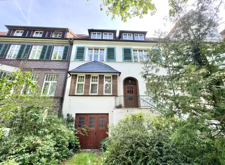 Hausvorderseite - Haus kaufen in Hannover (Kleefeld) - Zeitlos schöne Stadtvilla mit viel Charme & Gestaltungsmöglichkeiten in Bestlage