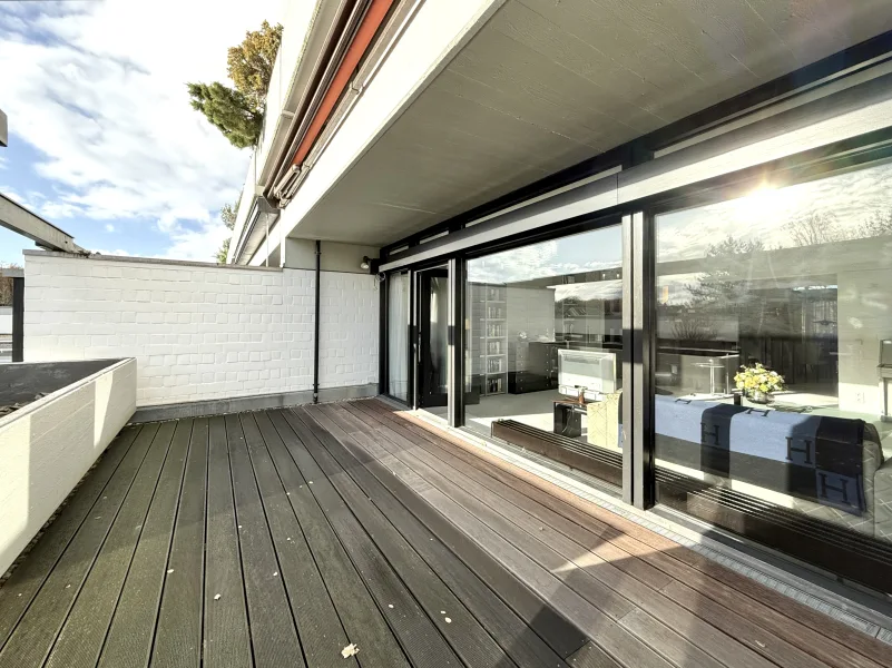 Terrasse 1. OG - Wohnung kaufen in Hannover (Groß Buchholz) - Attraktive Maisonettewohnung mit zwei großen sonnigen Terrassen in Toplage / Nähe Eilenriede