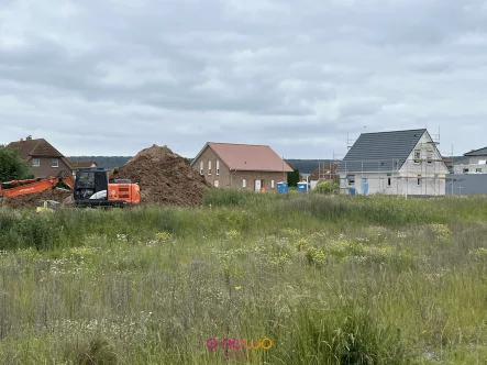 Und hier wird gebaut - Grundstück kaufen in Dorstadt - Bauplatz mit 701 m² in Dorstadt - Bauen Sie selbst oder mit wem Sie wollen