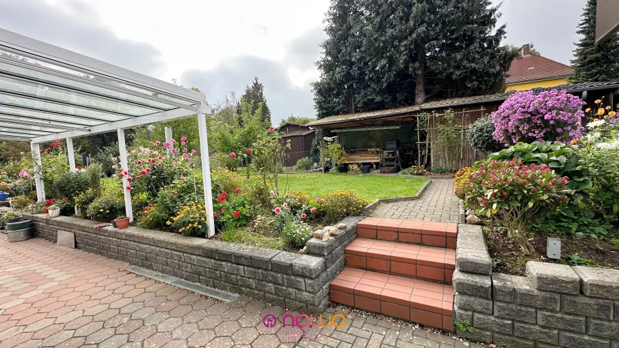 Terrasse mit Garten