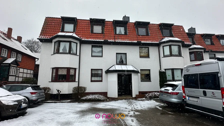 Außenansicht - Wohnung kaufen in Salzgitter - Moderne 2-Zimmer-Eigentumswohnung mit eigenem Pkw-Stellplatz und Blick ins Grüne