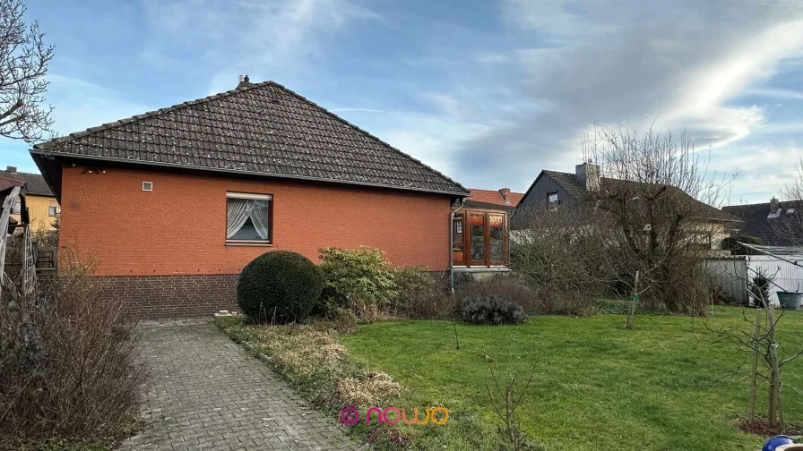 Ansicht vorn - Haus kaufen in Salzgitter - Ringelheim! Wohnen auf einer Ebene - Gepflegter Bungalow in ruhiger Lage