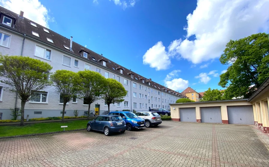 Titel - Wohnung kaufen in Braunschweig - Bezaubernde Maisonettewohnung mit eigener Garage und PKW-Stellplatz!