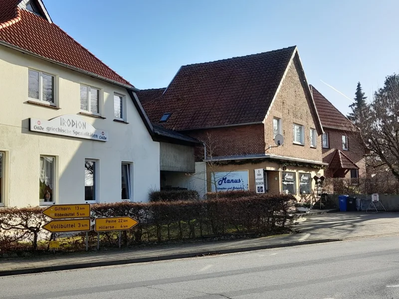 Nebengebäude Gewerbe+ Wohnung im DG Baujahr 1935