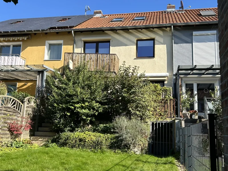 Außenansicht - Haus kaufen in Wolfenbüttel - Gepflegtes Reihenmittelhaus mit raffinierten Ein- und Ausbauten in bevorzugter Lage von Wolfenbüttel