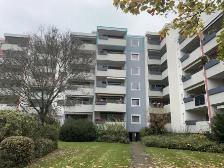 Außenansicht - Wohnung kaufen in Braunschweig / Veltenhof - Helle 3-Zimmerwohnung mit Südloggia und Aufzug im Braunschweiger Stadtteil Veltenhof