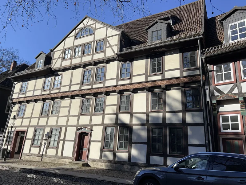 Außenansicht - Wohnung kaufen in Braunschweig / Innenstadt - Für Individualisten und Kapitalanleger! 3-Zimmer Maisonettewohnung in ruhiger Innenstadtlage