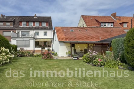 Haus Braunschweig Südstadt Gartenansicht - Haus kaufen in Braunschweig - Großes Haus (DHH) in BS-Südstadt mit Gartenidylle -  Wohnen und Arbeiten, Großfamilie oder...