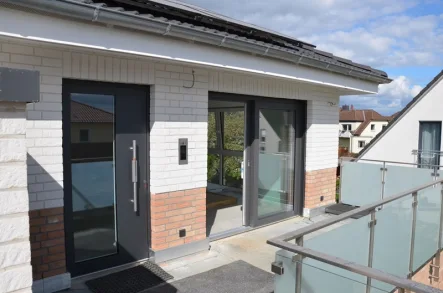 Dachterrasse - Wohnung mieten in Lehre - Vermietet- Barrierefreie 1-Zimmer-Wohnung im 1. Obergeschoss mit Liftsystem und Einbauküche in Lehre