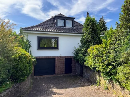 Seitenansicht-2 - Haus kaufen in Wolfenbüttel - Einfamilienhaus in schöner, ruhiger und stadtnaher Lage von Wolfenbüttel