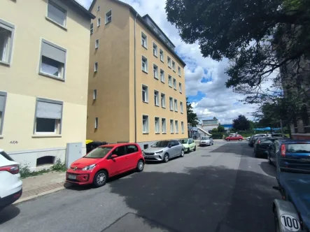 Straßenansicht-8 - Haus kaufen in Braunschweig - Durchsaniertes Mehrfamilienhaus in ruhiger Lage von Braunschweig