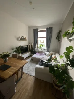 Wohnzimmer  - Wohnung mieten in Braunschweig - 3-Zimmer-Mietwohnung Nähe Bahnhof und Marienstift