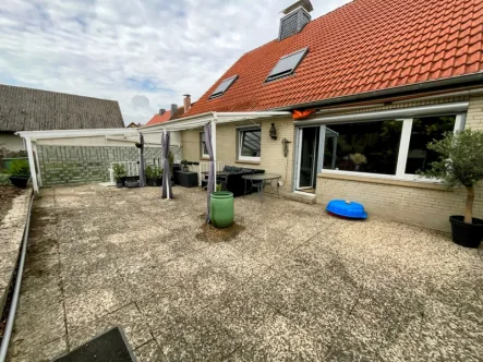 Terrasse-2 - Haus kaufen in Salzgitter - Zweifamilienhaus mit großer Garage in Salzgitter Ortsteil