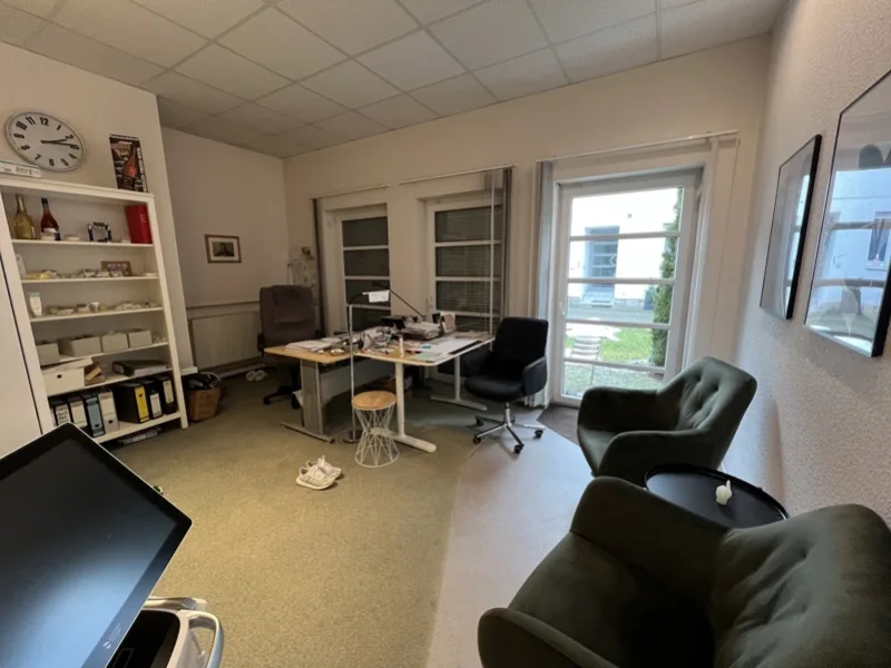 Büro-1