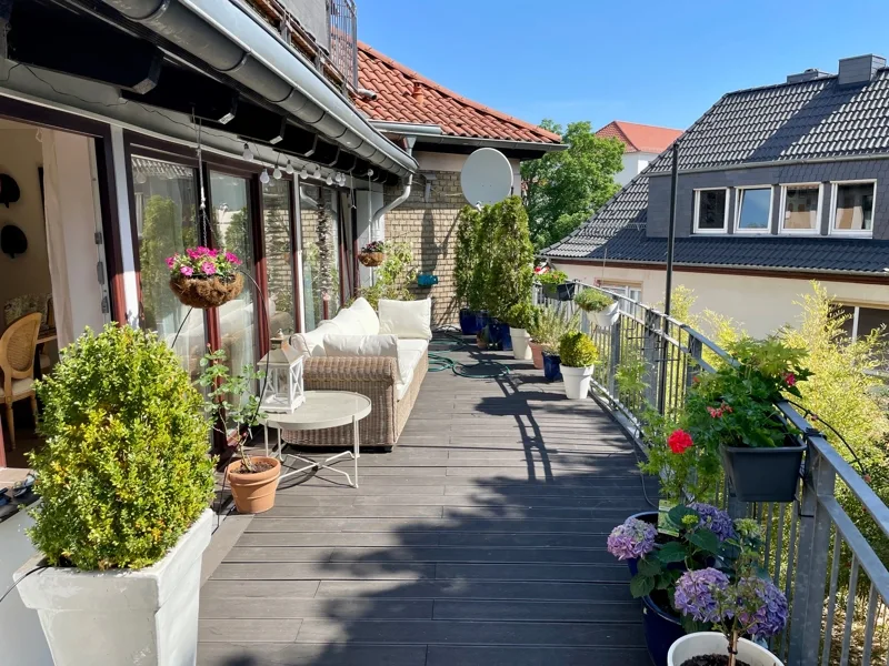 Blick auf den Balkon - Wohnung kaufen in Braunschweig - Wunderschöne gemütliche 4-5-Zimmer-Wohnung in Walllage von Braunschweig