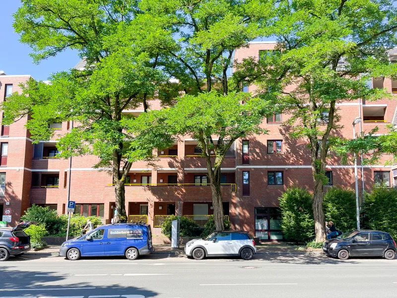 Hausansicht - Wohnung kaufen in Oldenburg - Sanierte 2-Zimmer-Eigentumswohnung mit großer Dachterrasse im Herzen Oldenburgs! Keine Käuferprovision!