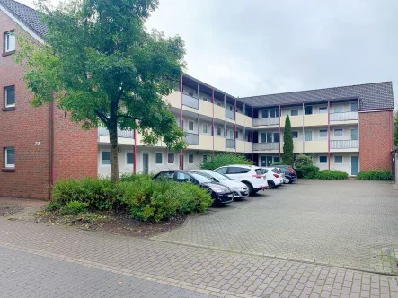 Titelbild - Wohnung mieten in Oldenburg - Gut geschnittene 1,5-Zimmer-Singlewohnung in ruhiger Lage in Kreyenbrück