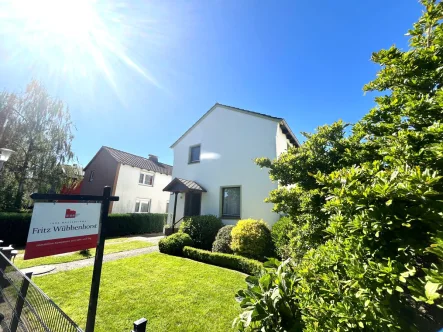 Straßenansicht - Haus kaufen in Oldenburg - Einfamilienhaus mit viel Potenzialauf tollem Grundstück in Osternburg