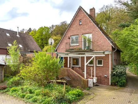 Rückansicht - Haus kaufen in Oldenburg - Altbau-Einfamilienhaus mit abtrennbarem Bauplatz