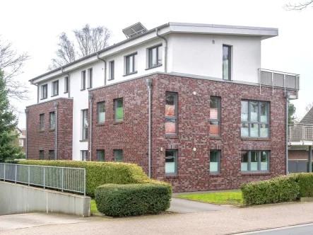 Straßensicht - Wohnung kaufen in Oldenburg - Attraktive Penthouse-Wohnungmit Dachterrasse in Uninähe