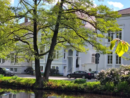 Blick vom Schloßgarten - Haus kaufen in Oldenburg - Denkmalgeschützte Villa in bester Lage