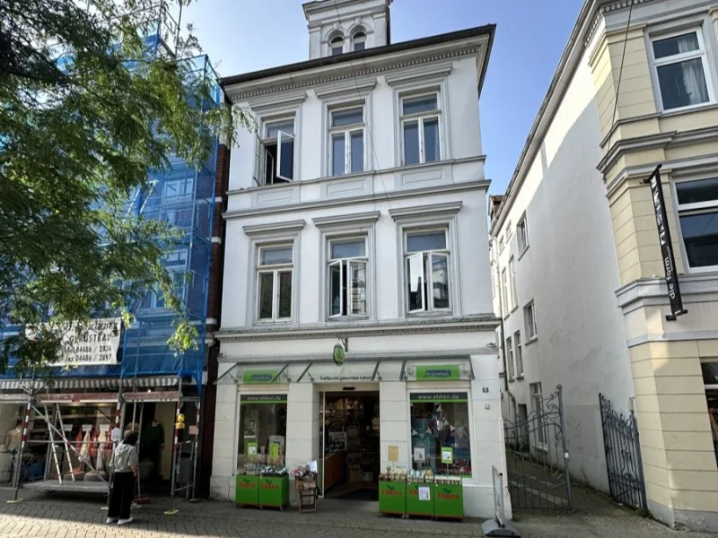 Straßenansicht - Haus kaufen in Oldenburg - Renditestarkes Baudenkmal in der Oldenburger Fußgängerzone