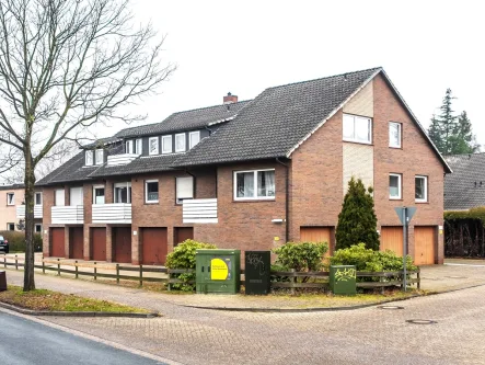 Straßenansicht - Haus kaufen in Oldenburg - Ansprechendes Mehrfamilienhausmit großem Entwicklungspotenzial