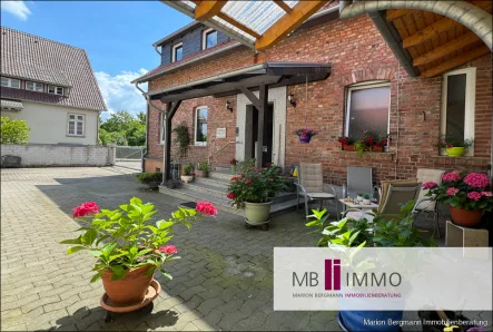 Blick zum Hauseingang - Haus kaufen in Velpke - Stadthaus mit Stil und vielen Nutzungsmöglichkeiten