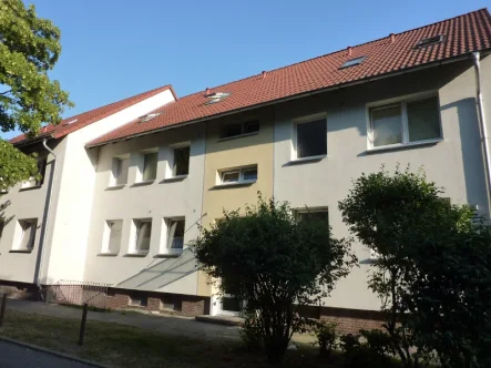 Außenansicht1 - Wohnung mieten in Wolfsburg - Helle, freundliche 2-Zimmer-Dachgeschosswohnung