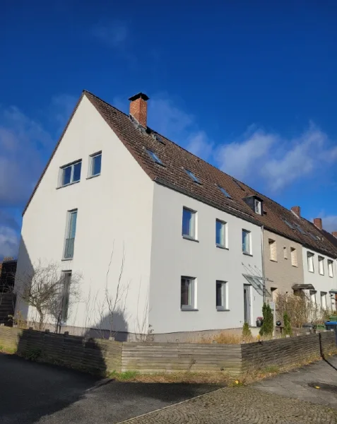 Aussenansicht - Wohnung mieten in Wolfsburg - voll möblierte 2-Zimmer-Dachgeschoßwohnung in ruhiger Wohnlage