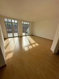 WZ (1) - Wohnung mieten in Wilhelmshaven - Helle 4-Zimmer-Wohnung mit Dachterrasse und Einbauküche über 2 Etagen in der Innenstadt! Frei ab sofort!