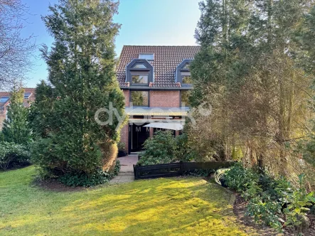Gartenansicht - Haus kaufen in Lüneburg - Doppelhaushälfte in ruhiger Lage auf idyllischem Grundstück.