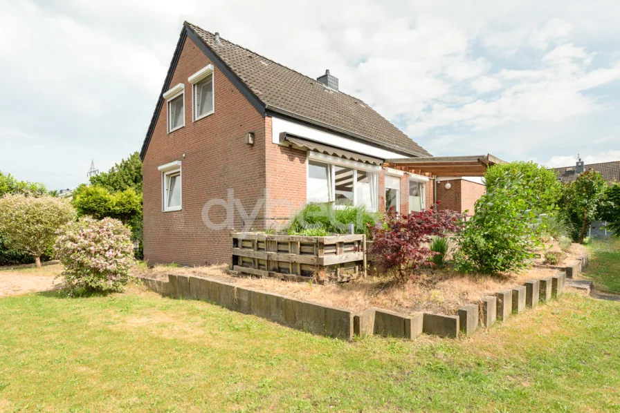 Gartenansicht - Haus kaufen in Lüneburg / Rettmer - Modernisiertes Einfamilienhaus in familienfreundlicher Lage.