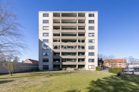 Außenansicht baugleiches Gebäude - Wohnung kaufen in Lüneburg - 4-Zimmer-Wohnung mit Balkon in beliebter Lüneburger Wohnlage.