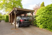 Carport und Stellplatz