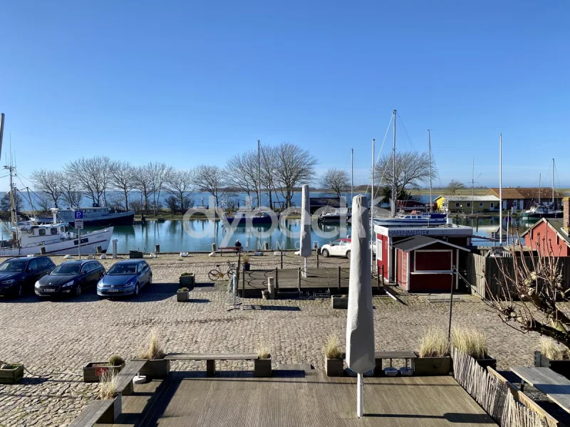 Hafenblick - Wohnung kaufen in Fehmarn - 3-Zimmer-Wohnung mit wundervollem Hafen - und Ostseeblick.