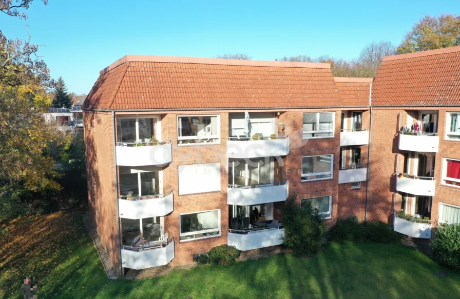 Aussenansicht - Wohnung kaufen in Lüneburg - **Reserviert**Charmante 2-Zimmer-Wohnung - innenstadtnah mit Garage.