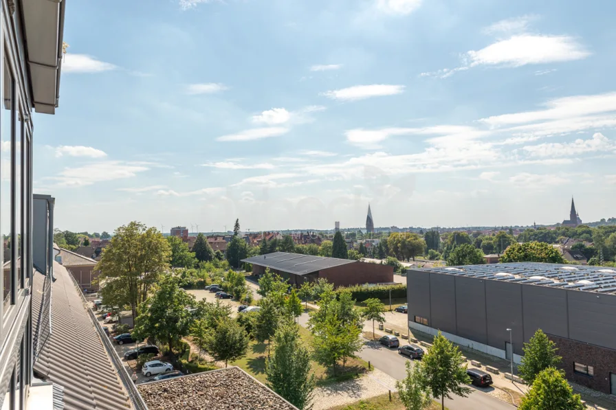 Traumhafter Ausblick - Wohnung kaufen in Lüneburg - Moderne Maisonette-Wohnung mit Loftcharakter und sensationellem Blick über Lüneburg.