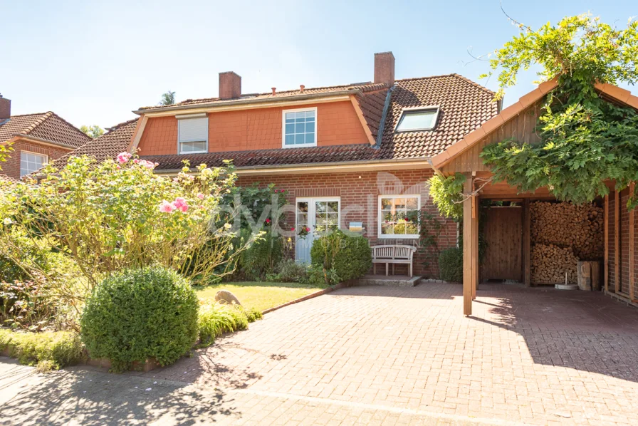 Hausansicht - Haus kaufen in Wendisch Evern - Einziehen und Wohlfühlen -Moderne Doppelhaushälfte nahe Lüneburg.