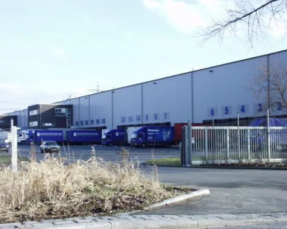 Ansicht - Halle/Lager/Produktion mieten in Hamburg - Provisionsfrei: Moderne Logistikhalle am Hafen mit 24 Andocktoren