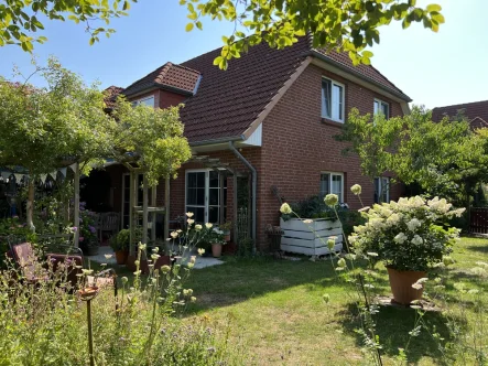 Außenansicht - Haus kaufen in Scharnebeck - Familien aufgepasst - Zuhause in Scharnebeck!