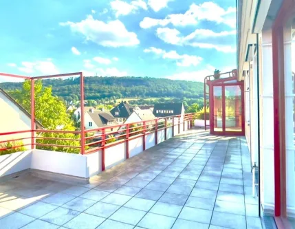 1 - Wohnung kaufen in Hameln - METEOR IMMOBILIEN : Herrlicher Klütblick - Penthaus - große Dachterrasse 