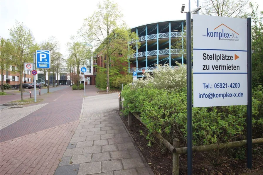 Seilerbahn (neben dem städtischen Parkhaus) - Garage/Stellplatz mieten in Nordhorn - PKW-Stellplätze direkt in der City, neben Parkhaus Seilerbahn zu vermieten!